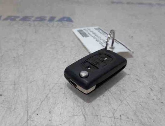 PEUGEOT Partner 2 generation (2008-2023) Блок управления двигателем 9666729580,9663123280,6580ZY,1606870680,1606870780,967847708001,9807885980,0281030546,1039S66021,20977771,230348801,1663366980,6160C0,1663373580,EDC17C10,BSI04EVK0300,160713,19113 27757562
