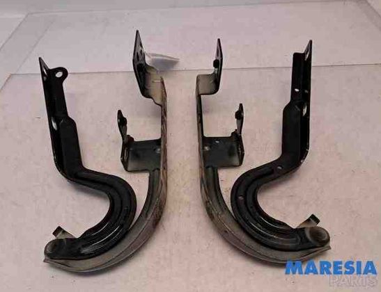 PEUGEOT 3008 7 generation (2018-2024) Priekšējā labā dzinēja pārsega eņģe 7912F4,791347,9682598980,9682599080 28847885