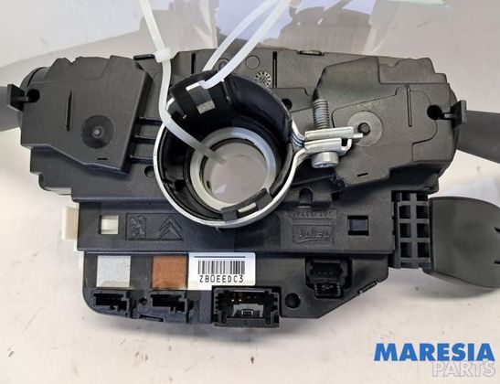 PEUGEOT 2008 1 generation (2013-2020) Подрулевой переключатель 98081770ZD,98180654ZD,83076Z,98081770ZD02 32829302