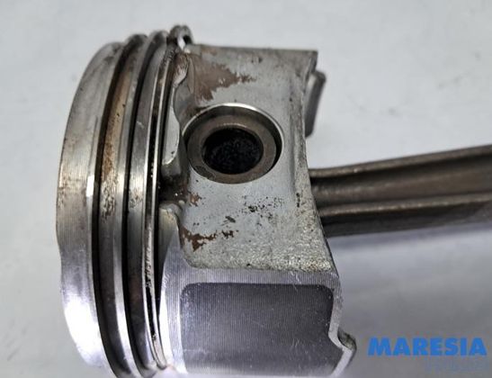 FIAT Punto 3 generation (2005-2020) Citas virsbūves detaļas 55272807,55196774,55277579,6000100377,55277580 33058746