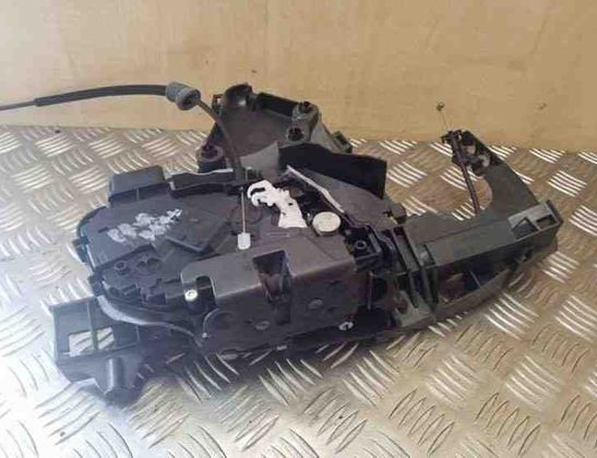 VOLVO V50 1 generation (2003-2012) Замок двери передний правый 240015103,30784047 26075528