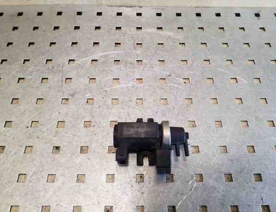 BMW 5 Series E39 (1995-2004) Solenoid Valve 72279600,2247906 26077649