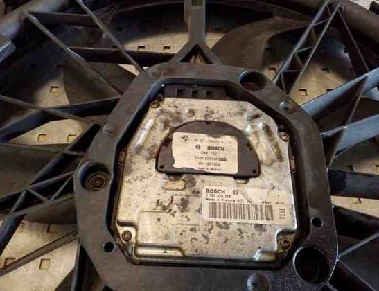 BMW 5 Series E60/E61 (2003-2010) Dzinēja dzesēšanas ventilators/difuzors 1742779154801,1742780165701,1137328118 26091590