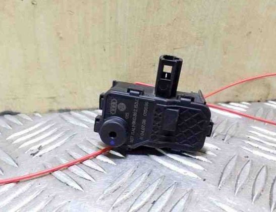 AUDI A4 B8/8K (2011-2016) Fuel Tank Cover Lock 8K0862153C 26094408