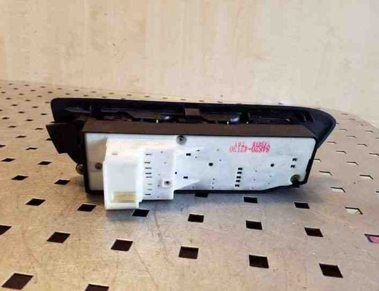 TOYOTA RAV4 2 generation (XA20) (2000-2006) Rear Left Door Window Control Switches 8482042130 26115219