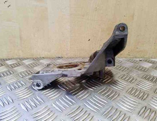 VOLVO V40 Cross Country 1 generation (2012-2020) Кронштейн топливного насоса 9684778280 26143527