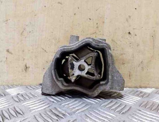 VOLVO S60 2 generation (2010-2020) Передняя подушка двигателя 26153801