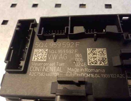 SKODA Octavia 3 generation (2013-2020) Priekšējo kreiso durvju vadības bloks 5Q4959592F 26191444