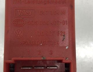 AUDI A3 8L (1996-2003) Реле вентилятора печки салона 657364M 32930863