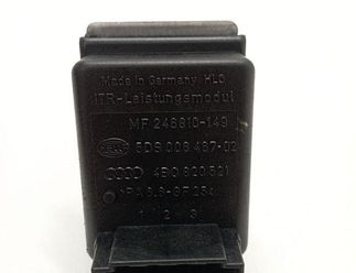 AUDI A4 B5/8D (1994-2001) Salona mazā ventilatora relejs 5DS00646702 33022840