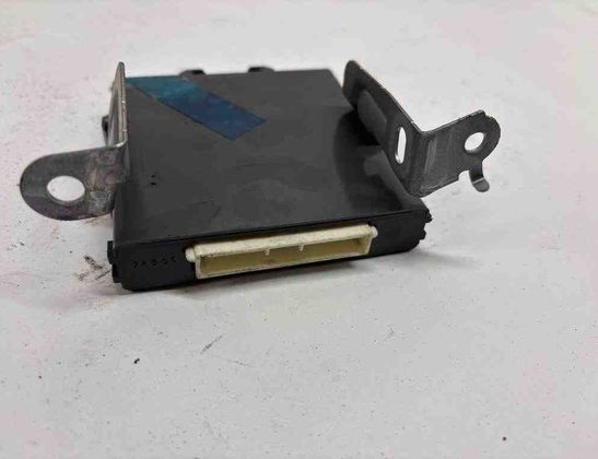 TOYOTA Prius 2 generation (XW20) (2003-2011) Распределительная коробка 8967047010 30347267