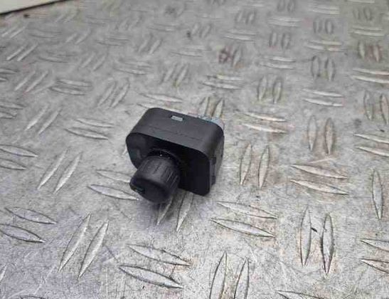AUDI A4 B7/8E (2004-2008) Mirror adjustment switch 8E0959565 24167277