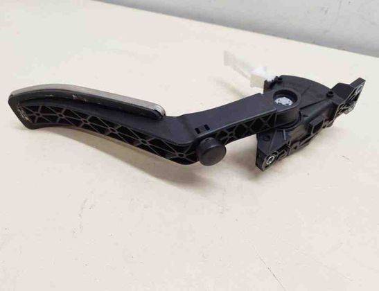 VOLKSWAGEN Touareg 2 generation (2010-2018) Akseleratora / gāzes pedālis 7L0723507D 31423705