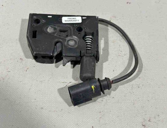 AUDI A8 D2/4D (1994-2002) Bonnet Lock 4H0823509B 31425393