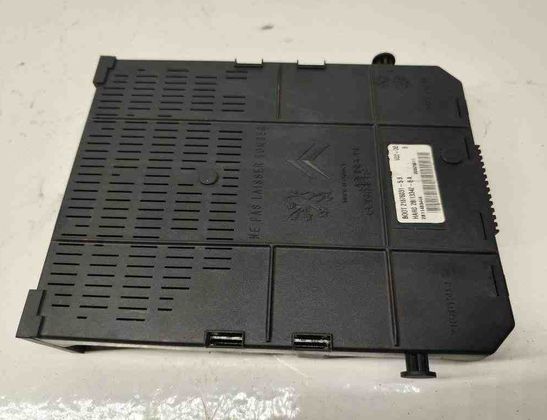 PEUGEOT 307 1 generation (2001-2008) Fuse box 216761594 31999611