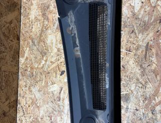 OPEL Vivaro B (2014-2019) Priekšējā stikla tīrītāja apdare / plastmasa 106336A0,100852A0 32997811