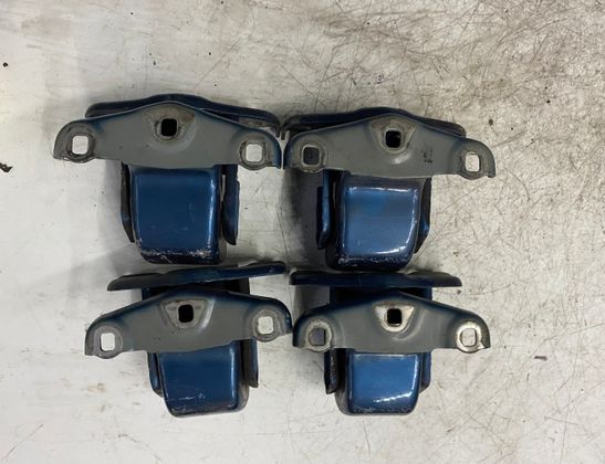 OPEL Vivaro B (2014-2019) Kreiso aizmugurējo durvju eņģu komplekts 844009592R 33008864