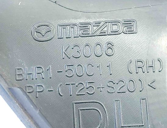 MAZDA 3 BM (2013-2019) Правая решетка переднего бампера BHR1-50C11 31540873