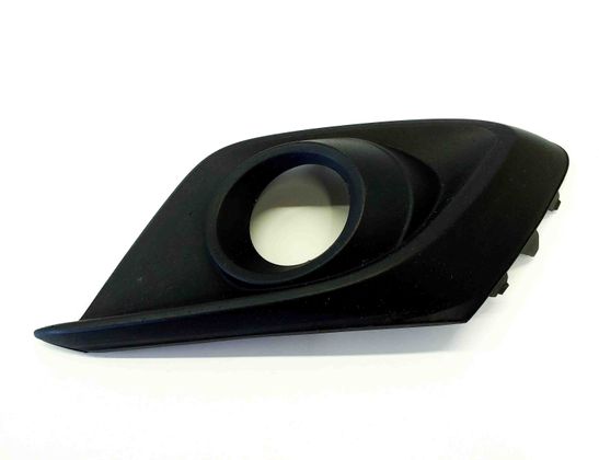 MAZDA 3 BM (2013-2019) Правая решетка переднего бампера BHR1-50C11 31540873