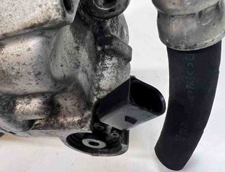VOLKSWAGEN Golf 5 generation (2003-2009) Hасос кондиционера 1K0820803S 32070458