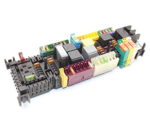 MERCEDES-BENZ A-Class W176 (2012-2018) Drošinātāju kārba A2469066600 25798538