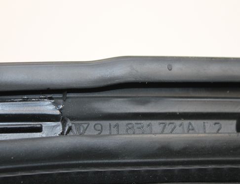 AUDI e-tron GT 1 generation (2020-2024) Priekšējo kreiso durvju gumija 9J1831721A 33000946