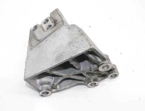 KIA Sportage 4 generation (2016-2022) Engine Bracket Right Side 33041466