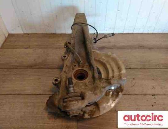 BMW 5 Series F10/F11 (2009-2017) Ступица передняя левая 6777751,31216777751 30838420