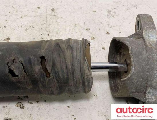 MERCEDES-BENZ C-Class W205/S205/C205 (2014-2023) Aizmugurējais labais amortizators a2053207600 33028123