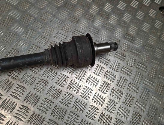 MERCEDES-BENZ C-Class W204/S204/C204 (2004-2015) Aizmugurējā kreisā pusass A2043501810 31882913