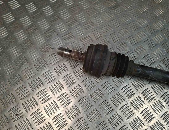 MERCEDES-BENZ C-Class W204/S204/C204 (2004-2015) Aizmugurējā kreisā pusass A2043501810 31882913