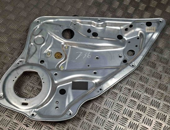 MERCEDES-BENZ C-Class W204/S204/C204 (2004-2015) Rear Right Door Window Regulator 911787103 31967259