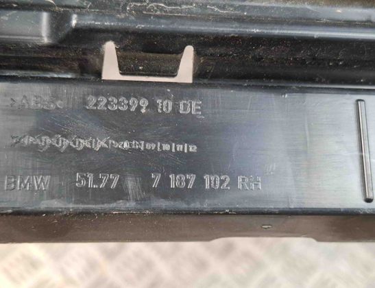 BMW 7 Series F01/F02 (2008-2015) Передний правый боковой держатель юбки 7187102 31968588