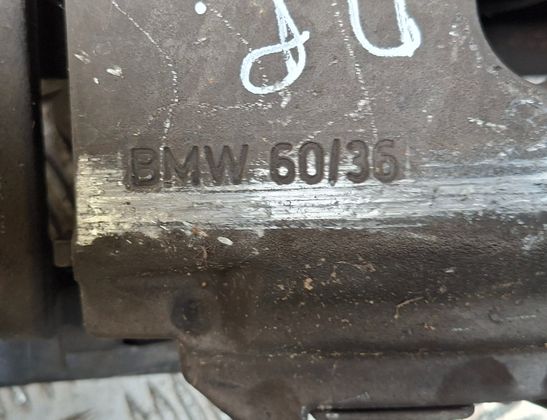 BMW M5 F10 (2011-2016) Priekšējais labais bremžu suports 6791958 32982975