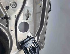 MERCEDES-BENZ C-Class W204/S204/C204 (2004-2015) Priekšējo kreiso durvju logu pacēlājs A2048210651,A2047200179,A2075451240 13369203