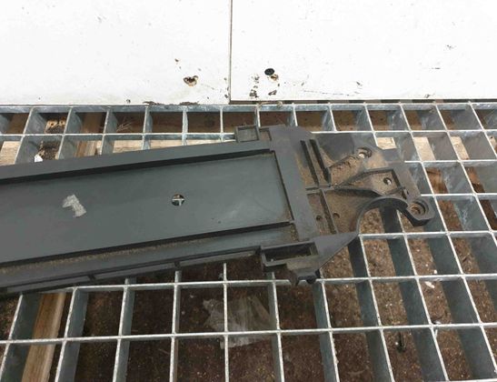 BMW 7 Series F01/F02 (2008-2015) Radiatoru kronšteini 7804619 13832847