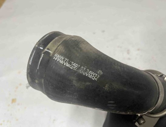 BMW 7 Series F01/F02 (2008-2015) шланг радиатора интеркулера 7575407 25389990