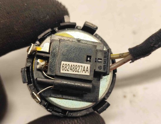 DODGE Durango 3 generation (2010-2024) Priekšējo kreiso durvju skaļrunis 68248827AA,68057624AF 28294107