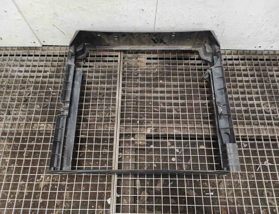 BMW X5 E70 (2006-2013) Radiatoru kronšteini 7586775,758677507,7586775-07 29266553