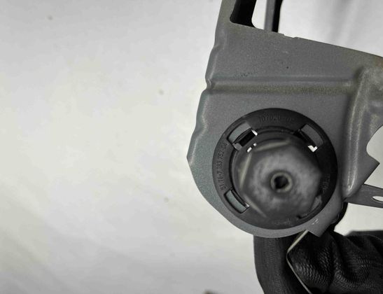 BMW 5 Series F10/F11 (2009-2017) Front Left Fender Holder 7183752 29487830