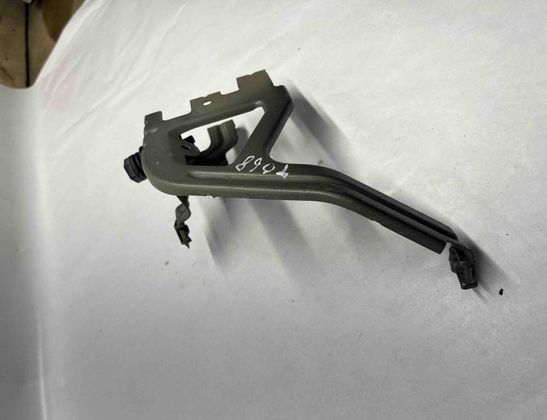 BMW 5 Series F10/F11 (2009-2017) Front Left Fender Holder 7183752 29487830