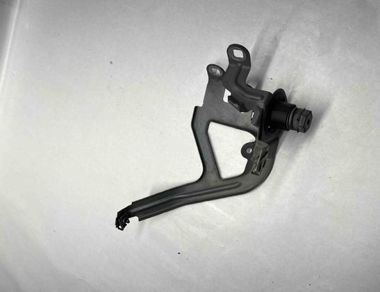 BMW 5 Series F10/F11 (2009-2017) Front Left Fender Holder 7183752 29487830