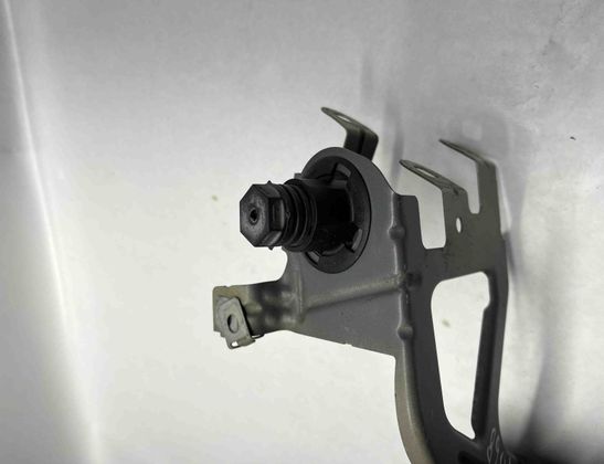 BMW 5 Series F10/F11 (2009-2017) Front Left Fender Holder 7183752 29487830