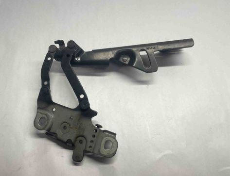 BMW 4 Series F32/F33/F36 (2013-2020) Front Right Bonnet Hinge 13989610,139896 29759589