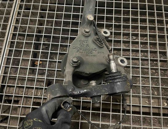DODGE Charger LD (2010-2024) Front Right Wheel Hub 05181899AC 32398365