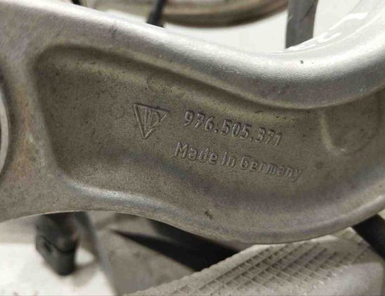 PORSCHE Taycan 1 generation (2019-2023) Aizmugurējā kreisā riteņa gultni 9J1501531,971505361,976505371 26018883