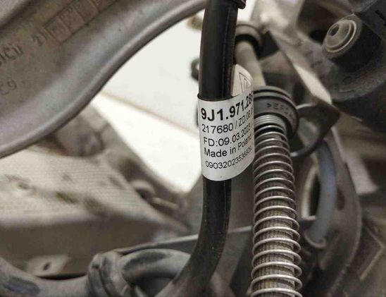 PORSCHE Taycan 1 generation (2019-2023) Aizmugurējā kreisā riteņa gultni 9J1501531,971505361,976505371 26018883