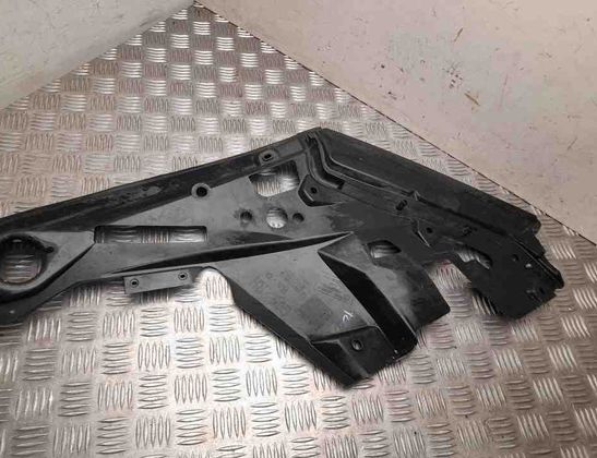 BMW X5 G05/G18 (2018-2024) Radiatoru kronšteini 7418198 31617758