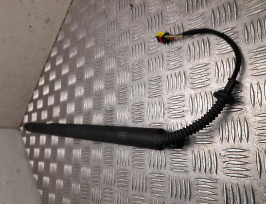 HYUNDAI Kona 1 generation (2017-2024) Aizmugurējā bagāžnieka amartizātors kreisajā pusē 81831BE100 32999602