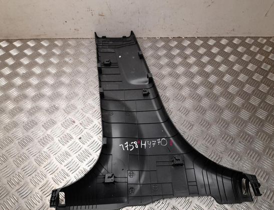 HYUNDAI Kona 1 generation (2017-2024) Aizmugurējā kreisā statnes apdare 85845K4000 33016670